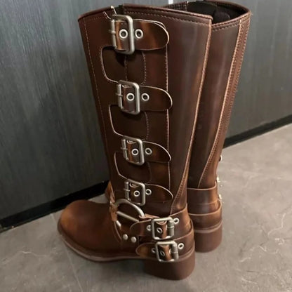 Dakota: Botas de inspiración motera con actitud audaz