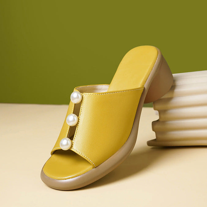 Sienna | Mules con zeppa e perle