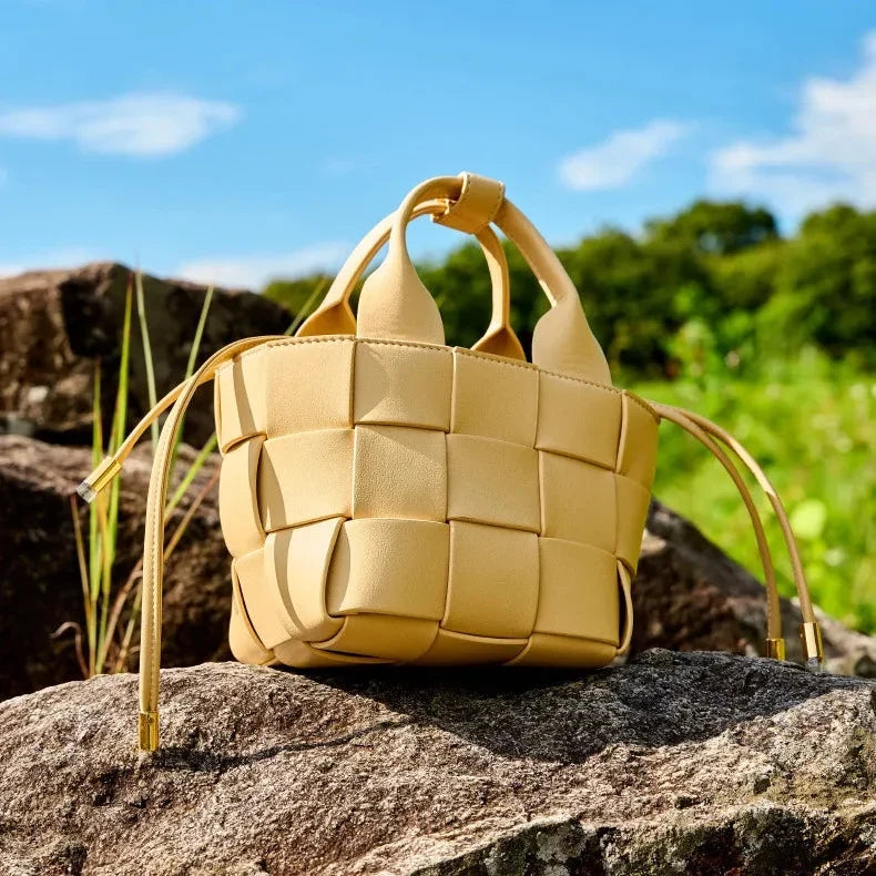 Wynn | Mini borsa cestino intrecciata
