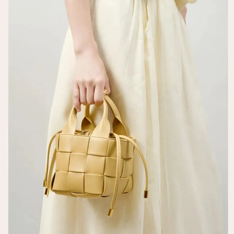 Wynn | Mini borsa cestino intrecciata
