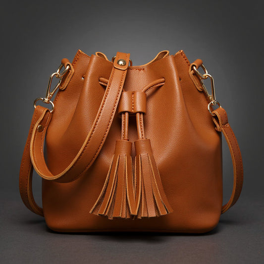 Brenda | Borsa a sacca con coulisse e nappe